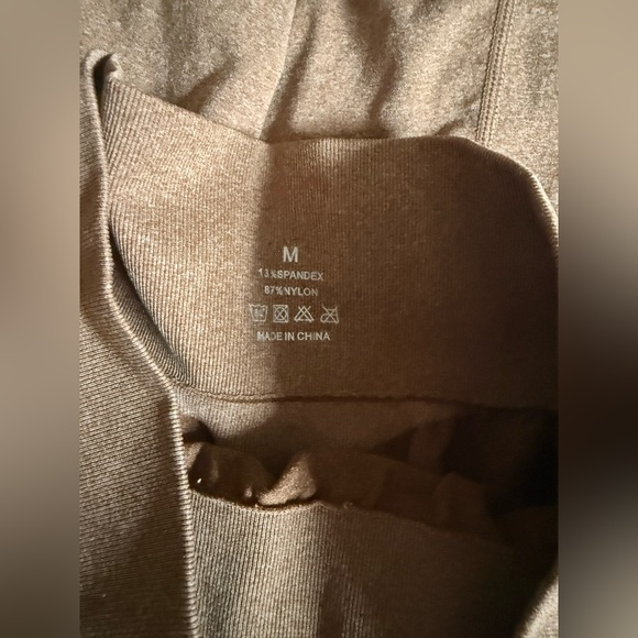 NVGTN Mocha Seamless Flare Leggings - Picture 4 of 7